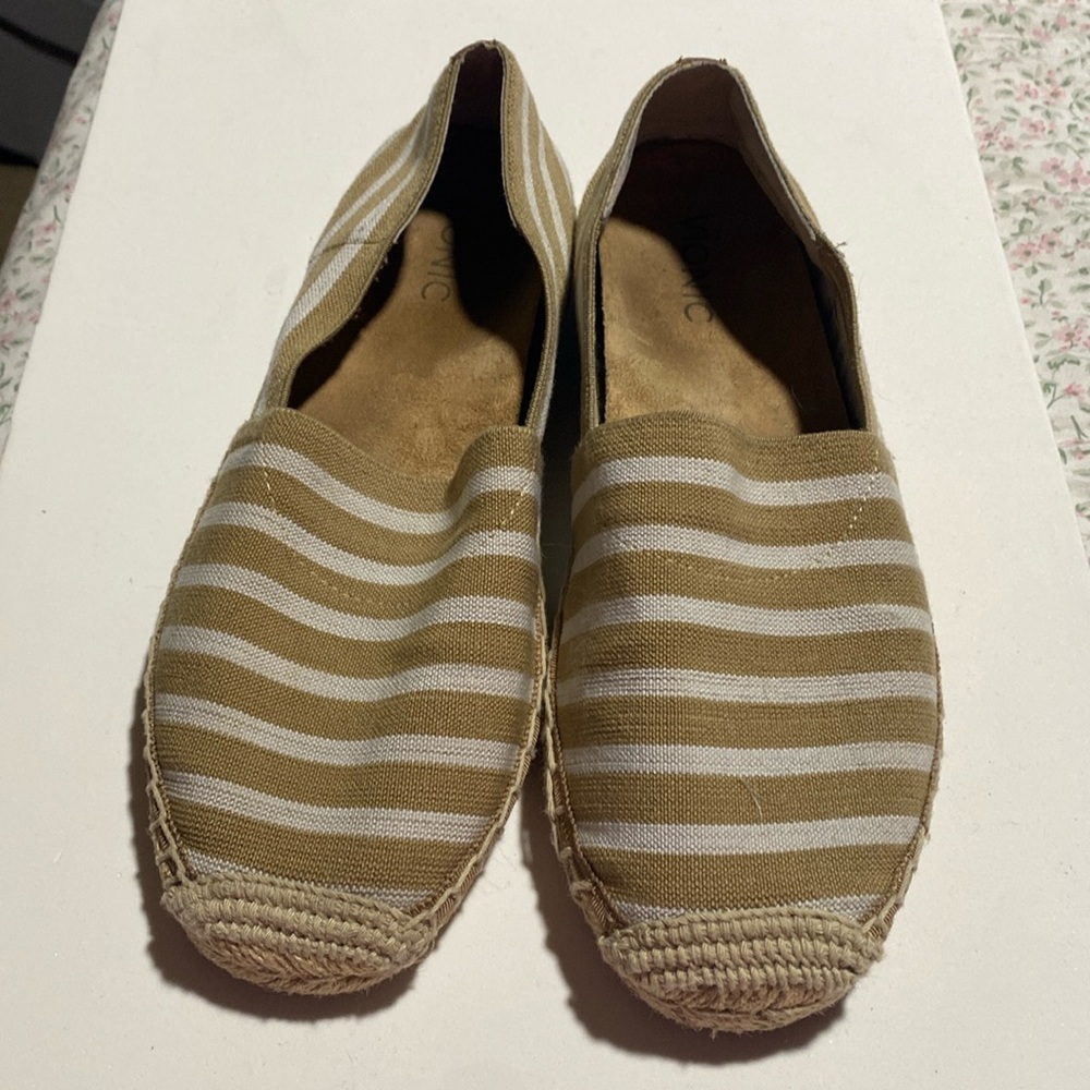 Vionic Coast Espadrille Flats Slip-On Shoes